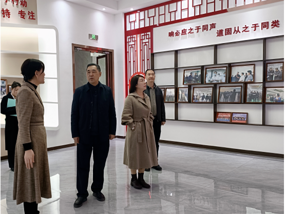 實(shí)地走訪企業(yè) 助力企業(yè)發(fā)展一一洛陽市人大副主任徐新、工信局副局長(zhǎng)衛(wèi)樹紅一行蒞臨鴻元軸承調(diào)研